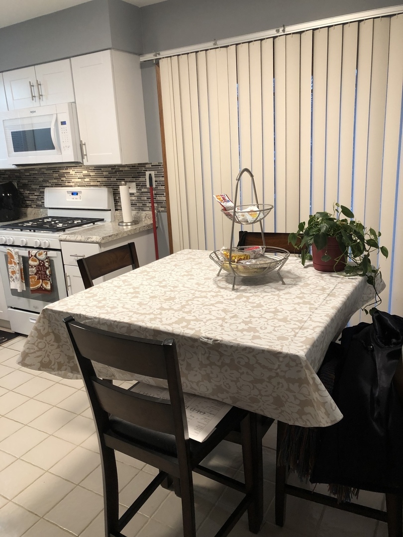 389 Hilton Drive Glendale Heights, IL 60139 - Photo 15 of 27