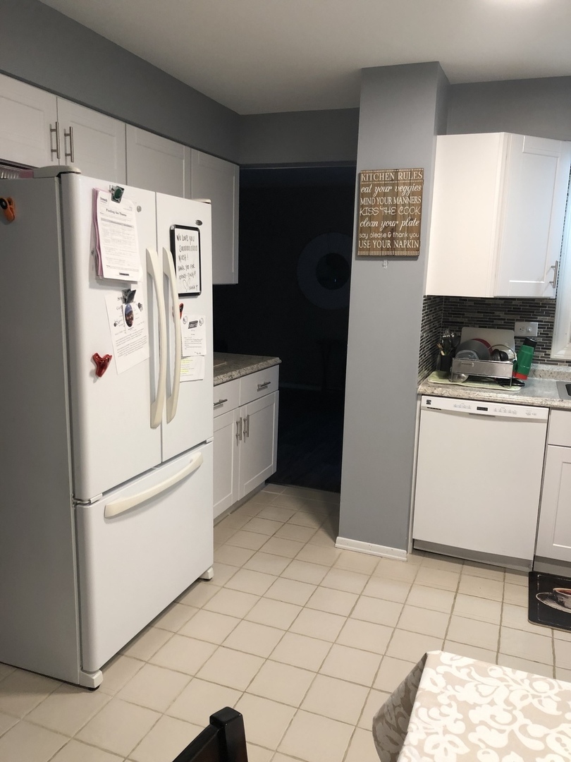 389 Hilton Drive Glendale Heights, IL 60139 - Photo 16 of 27