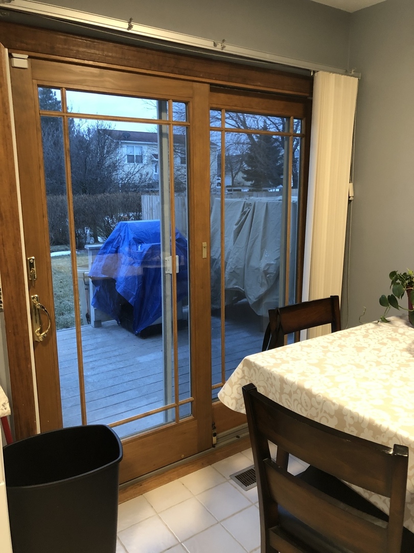 389 Hilton Drive Glendale Heights, IL 60139 - Photo 6 of 27