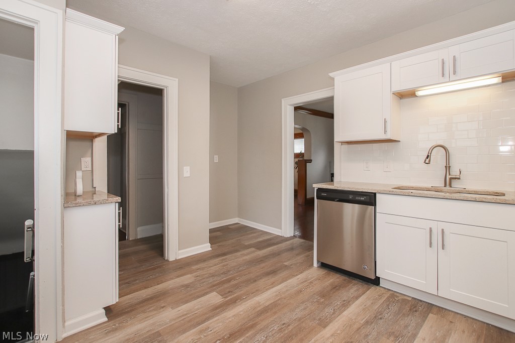 2232 Barrington Road Cleveland, OH 44118 - Photo 11 of 35