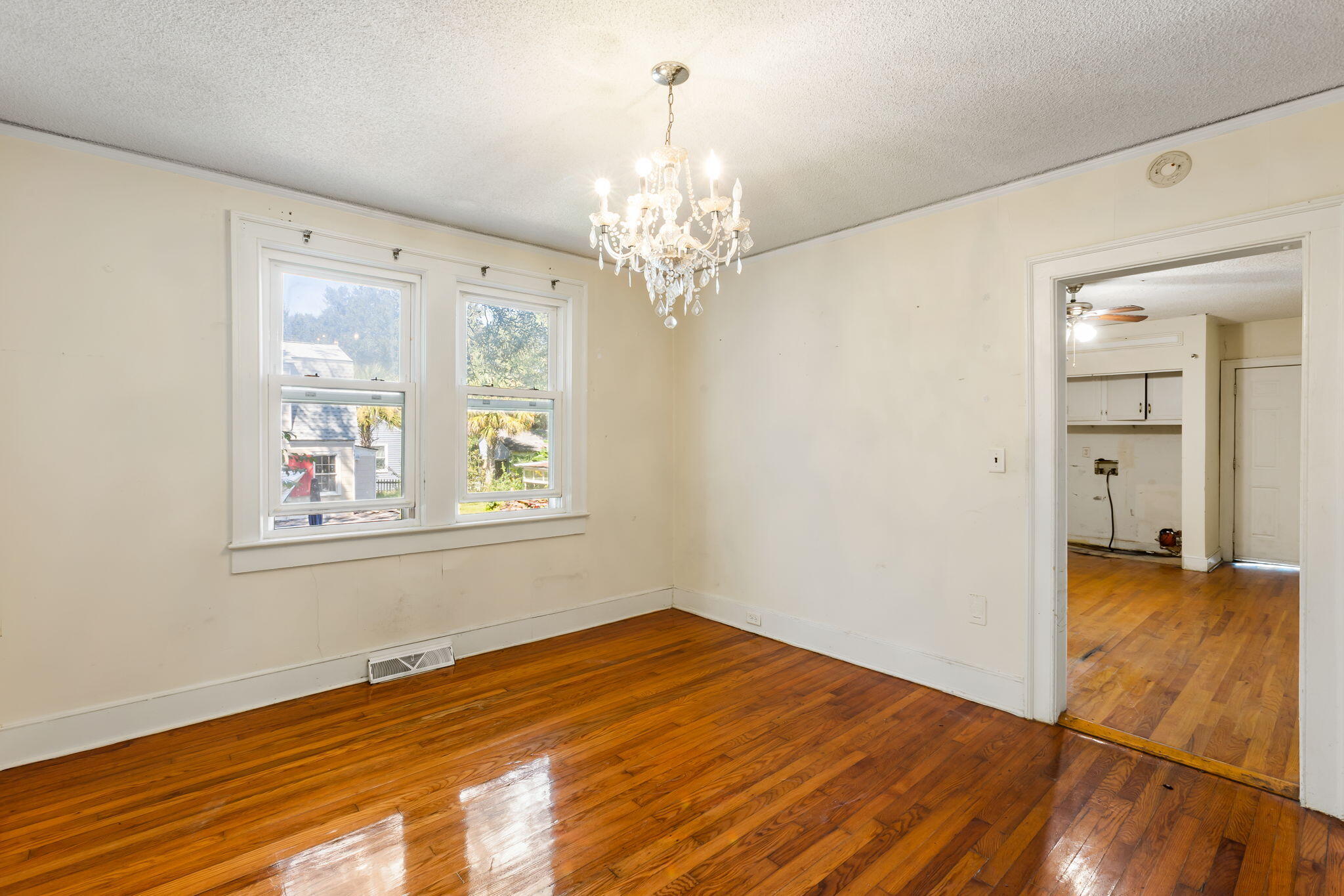 8 Riverside Drive Charleston, SC 29403 - Photo 13 of 30 14-web-or-mls-8 Riverside Dr CoastalRE-1