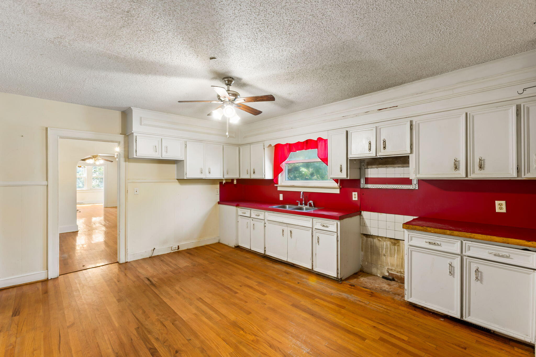 8 Riverside Drive Charleston, SC 29403 - Photo 15 of 30 16-web-or-mls-8 Riverside Dr CoastalRE-1