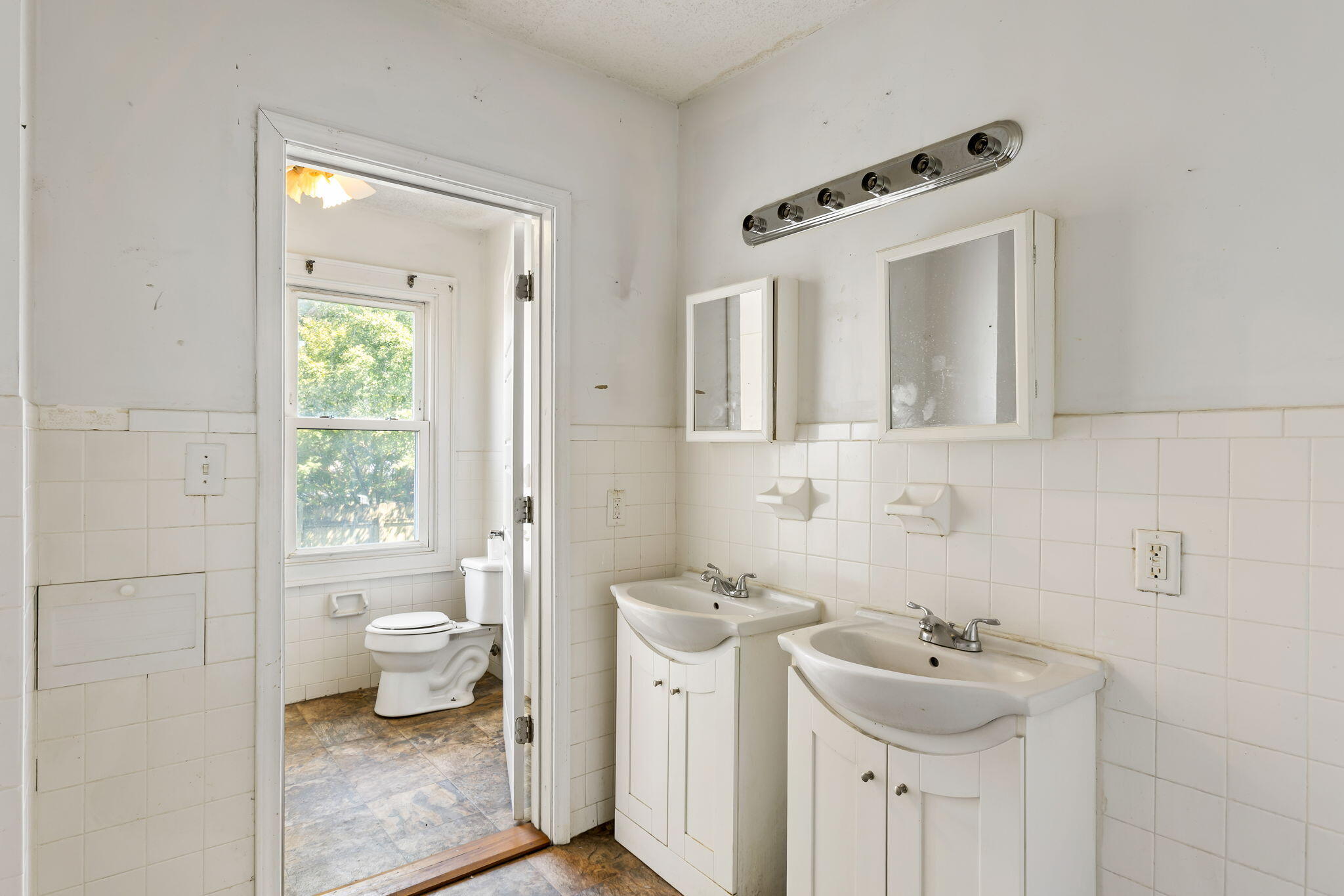 8 Riverside Drive Charleston, SC 29403 - Photo 18 of 30 19-web-or-mls-8 Riverside Dr CoastalRE-5
