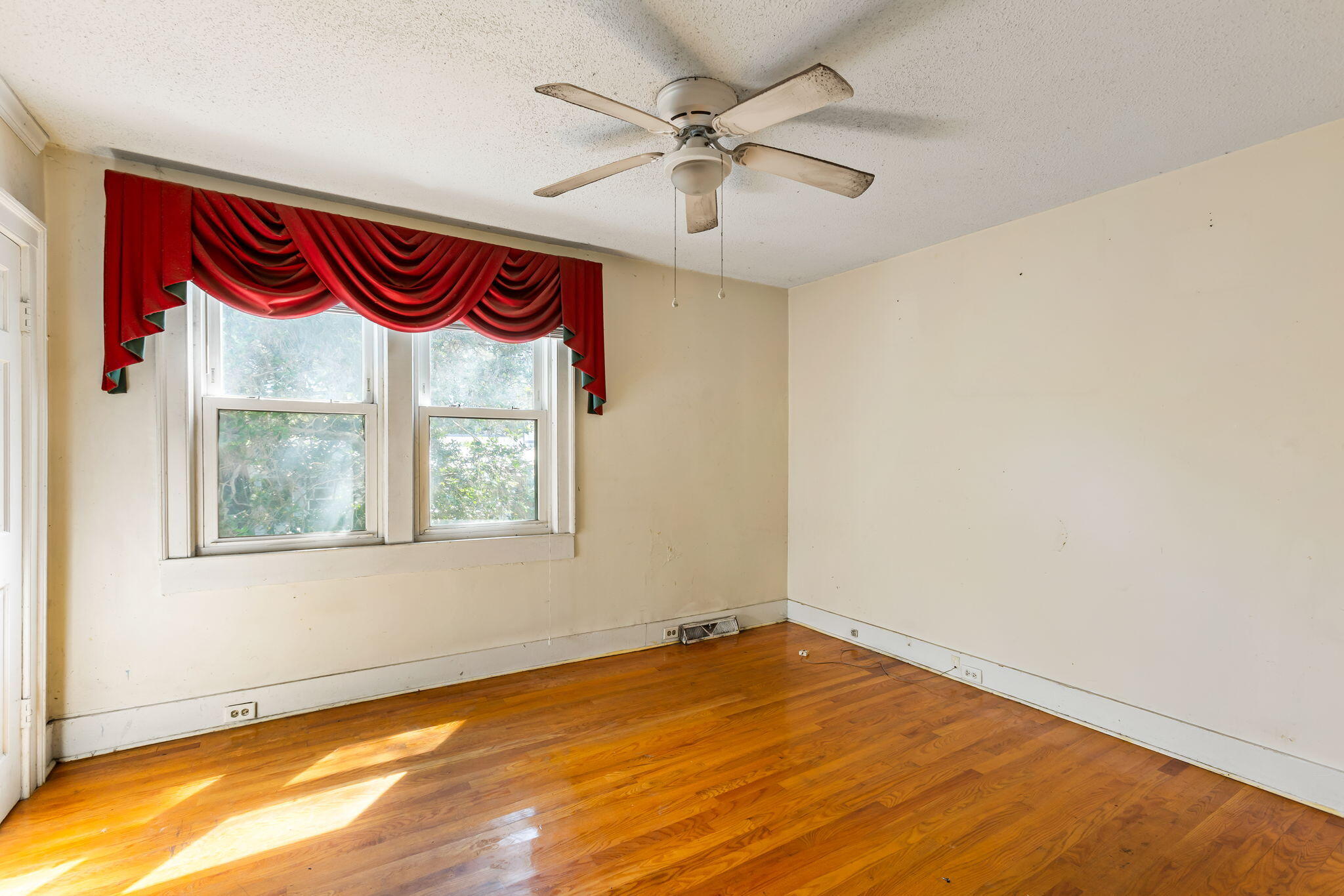 8 Riverside Drive Charleston, SC 29403 - Photo 20 of 30 21-web-or-mls-8 Riverside Dr CoastalRE-9