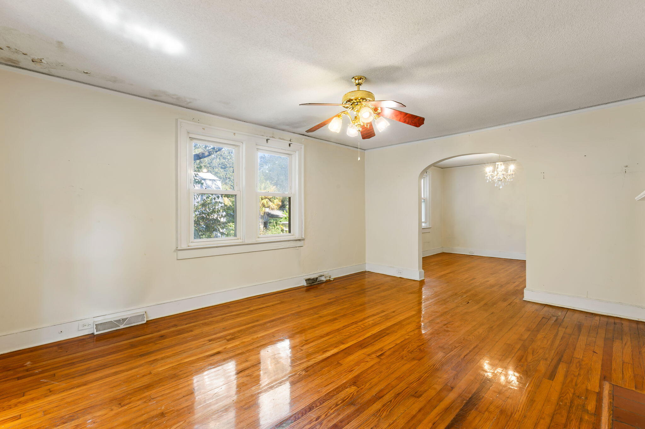 8 Riverside Drive Charleston, SC 29403 - Photo 5 of 30 6-web-or-mls-8 Riverside Dr CoastalRE-27