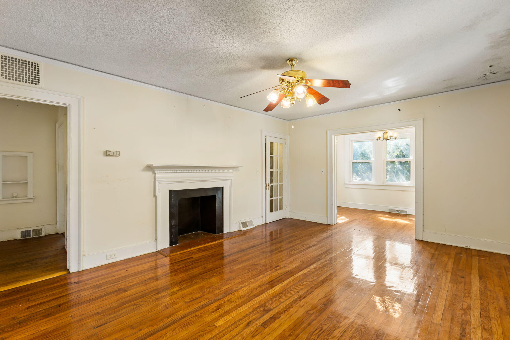 8 Riverside Drive Charleston, SC 29403 - Photo 7 of 30 8-web-or-mls-8 Riverside Dr CoastalRE-23