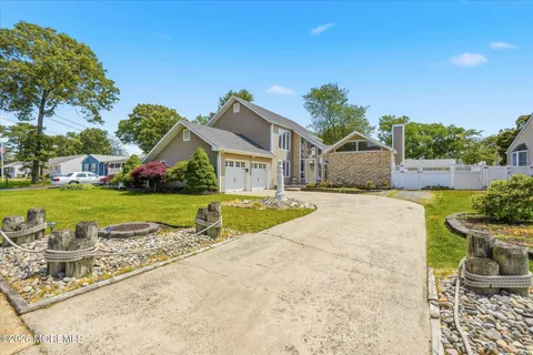 $730,000 | 14 Scheiber Drive, Brick, NJ 08723
