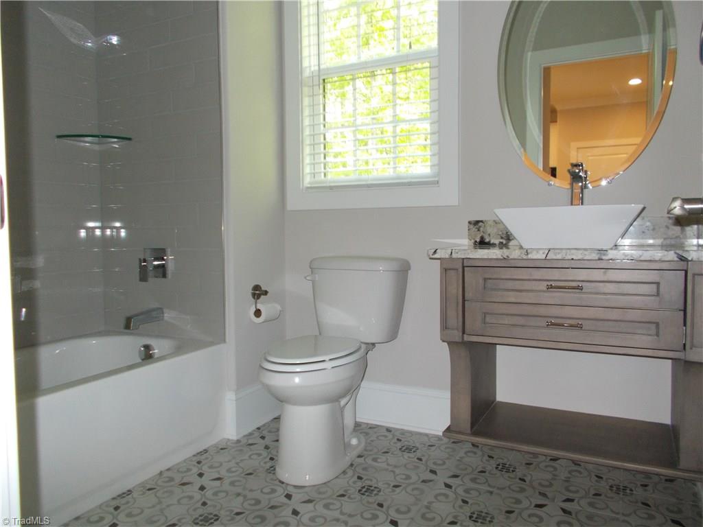5065 Bennington Way High Point, NC 27262 - Photo 13 of 22 Gallery Image 13