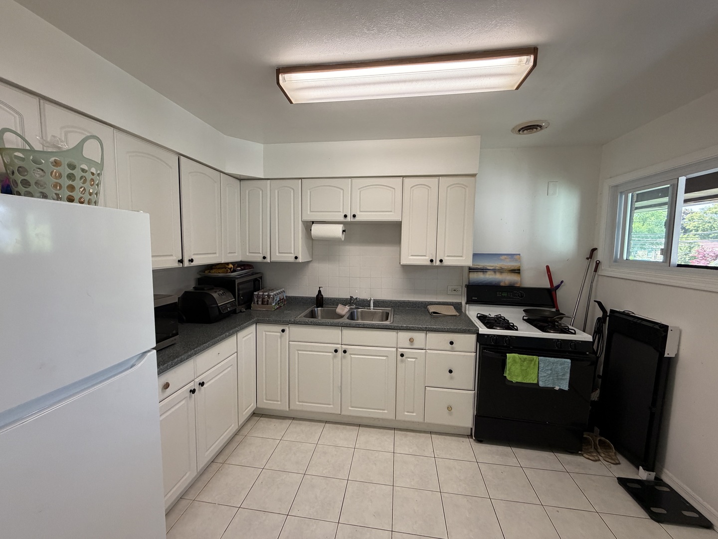 1605 Monroe Street, Unit 4 Evanston, IL 60202 - Photo 3 of 16