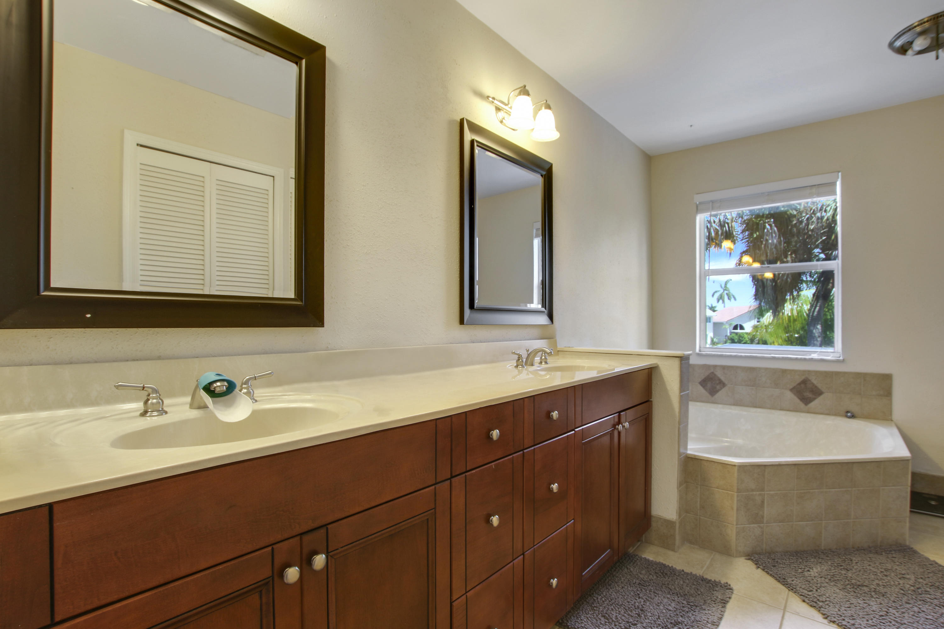 21440 Sawmill Court Boca Raton, FL 33498 - Photo 19 of 33 House-20