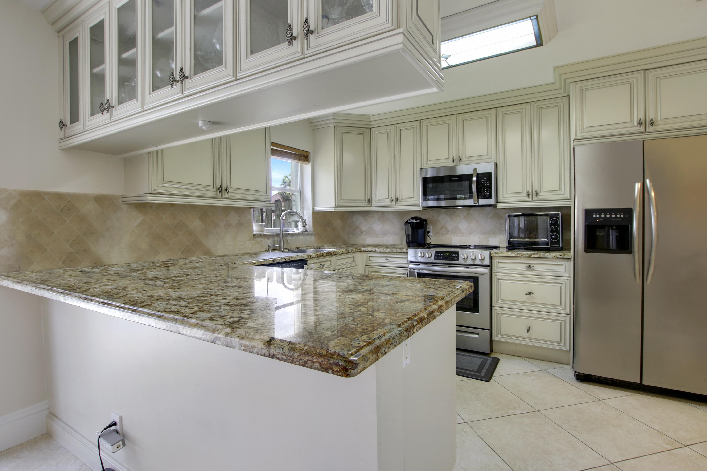 21440 Sawmill Court Boca Raton, FL 33498 - Photo 10 of 33 House-11