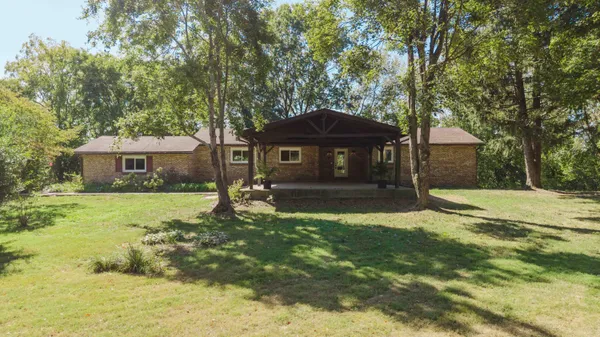 $700,000 | 575 Chrisman Circle, Danville, KY 40422