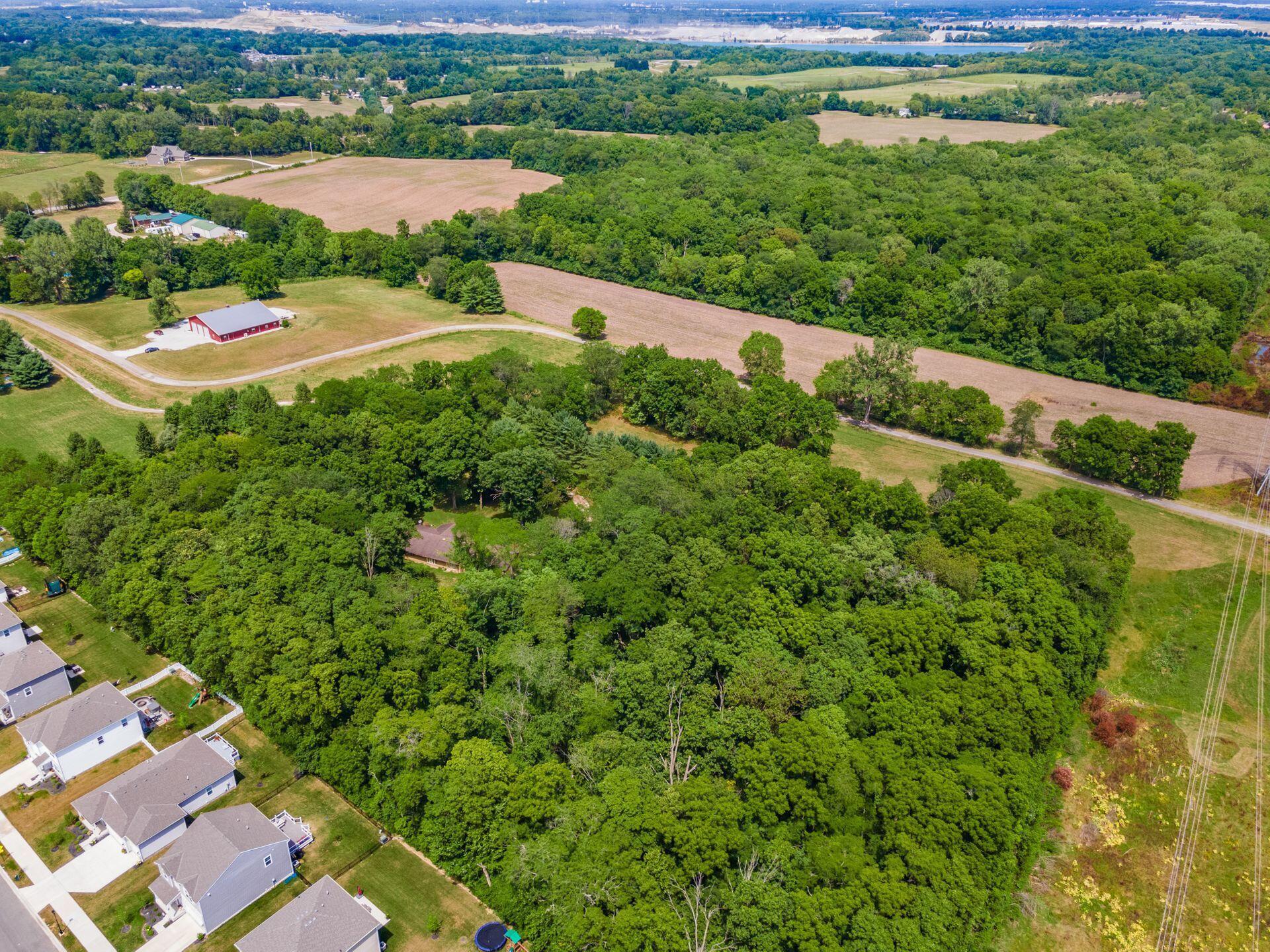 1379 Borror Road Grove City, OH 43123 - Photo 8 of 31 006_d Grove City OH 43123 USA