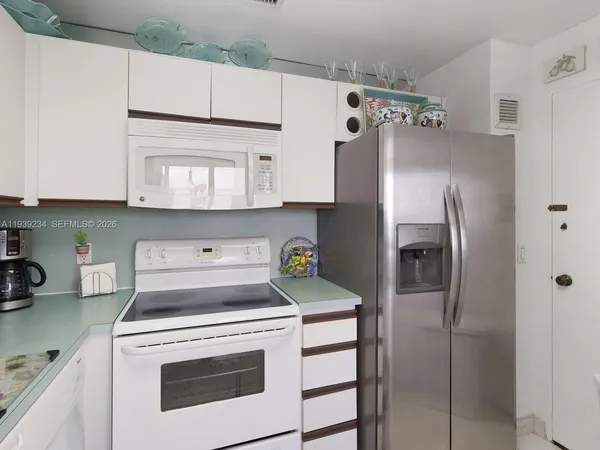 $5,200 | 3505 South Ocean Drive, Unit 1514, Hollywood, FL 33019