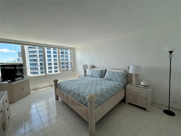 $5,200 | 3505 South Ocean Drive, Unit 1514, Hollywood, FL 33019