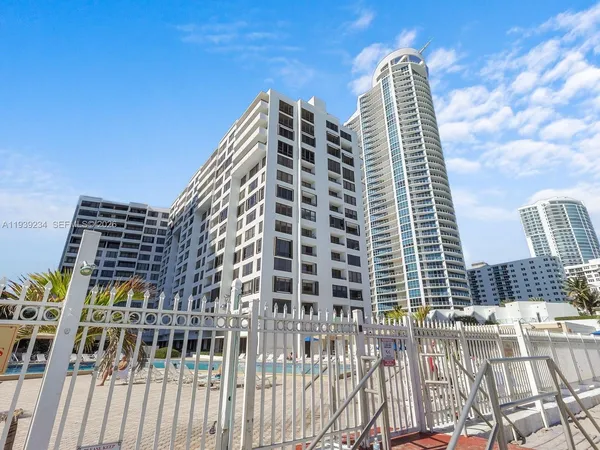 $5,200 | 3505 South Ocean Drive, Unit 1514, Hollywood, FL 33019