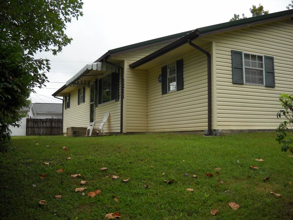 1211 Raceland Avenue Raceland, KY 41169 - Photo 1 of 1