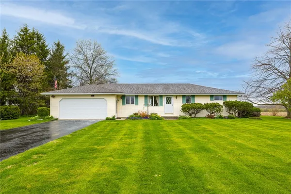 $199,900 | 16475 Woodchuck Alley, Kendall, NY 14476