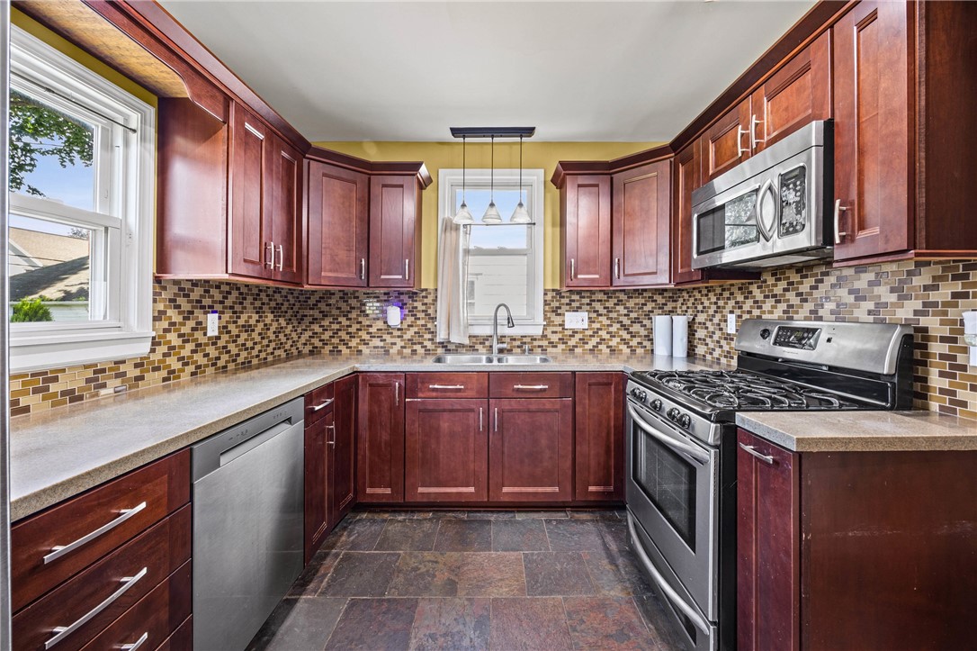 24 Martinot Avenue Rochester, NY 14609 - Photo 18 of 50