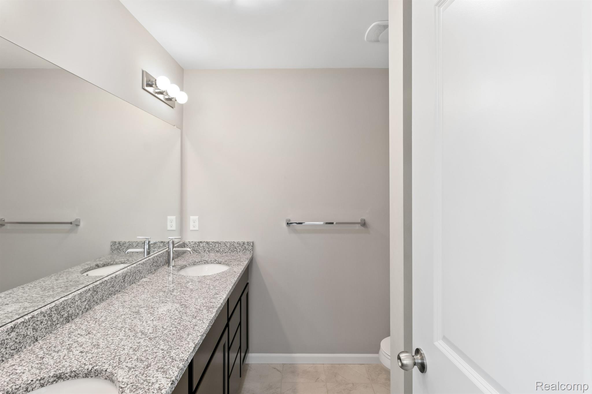 2500 Normandy Road, Unit 53 Royal Oak, MI 48073 - Photo 24 of 39 Gallery Image 24