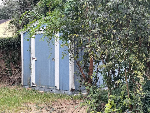 $2,180 | 6674 Sylvan Road, Houston, TX 77023