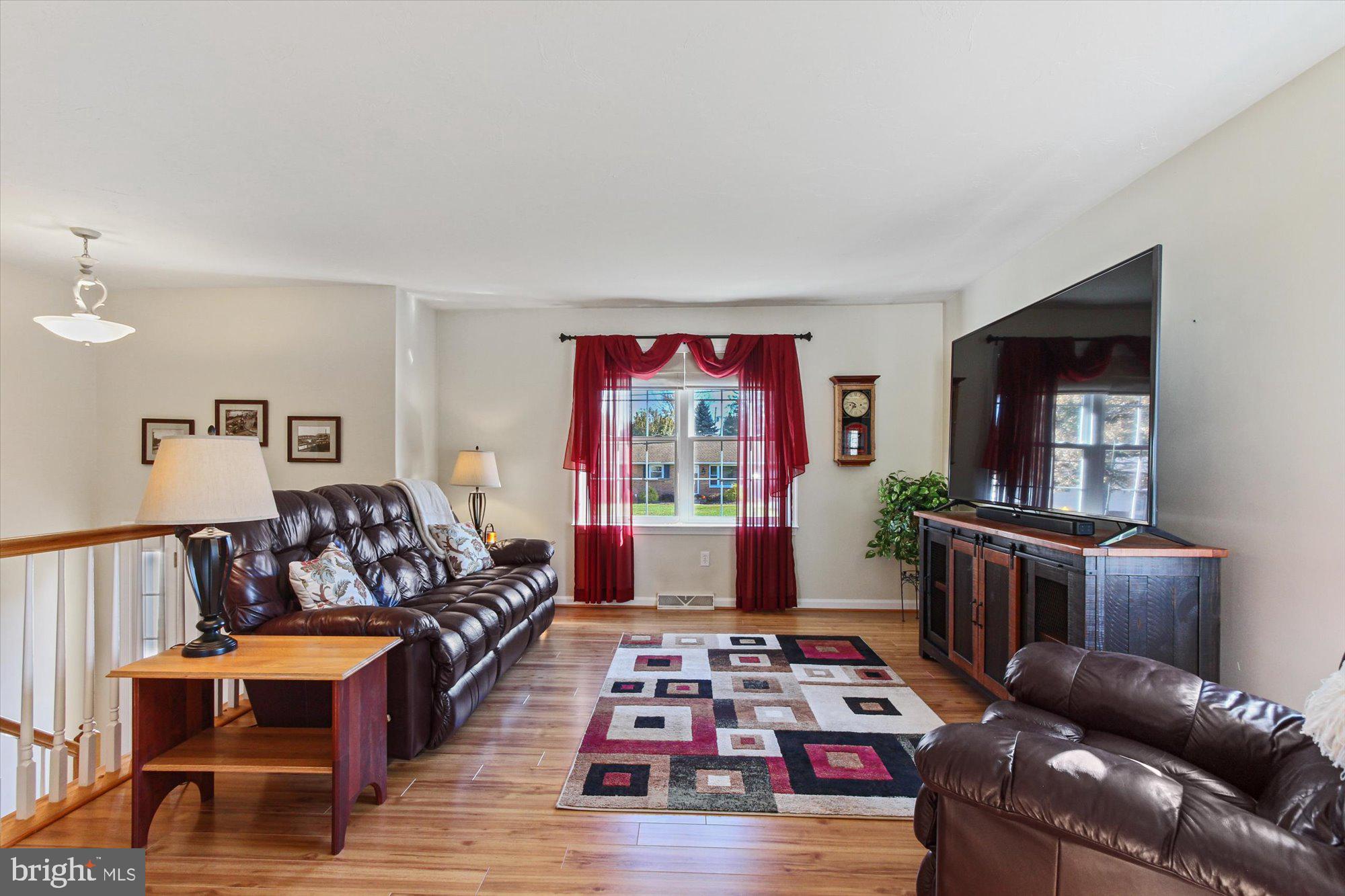 2351 Sycamore Road York, PA 17408 - Photo 3 of 32
