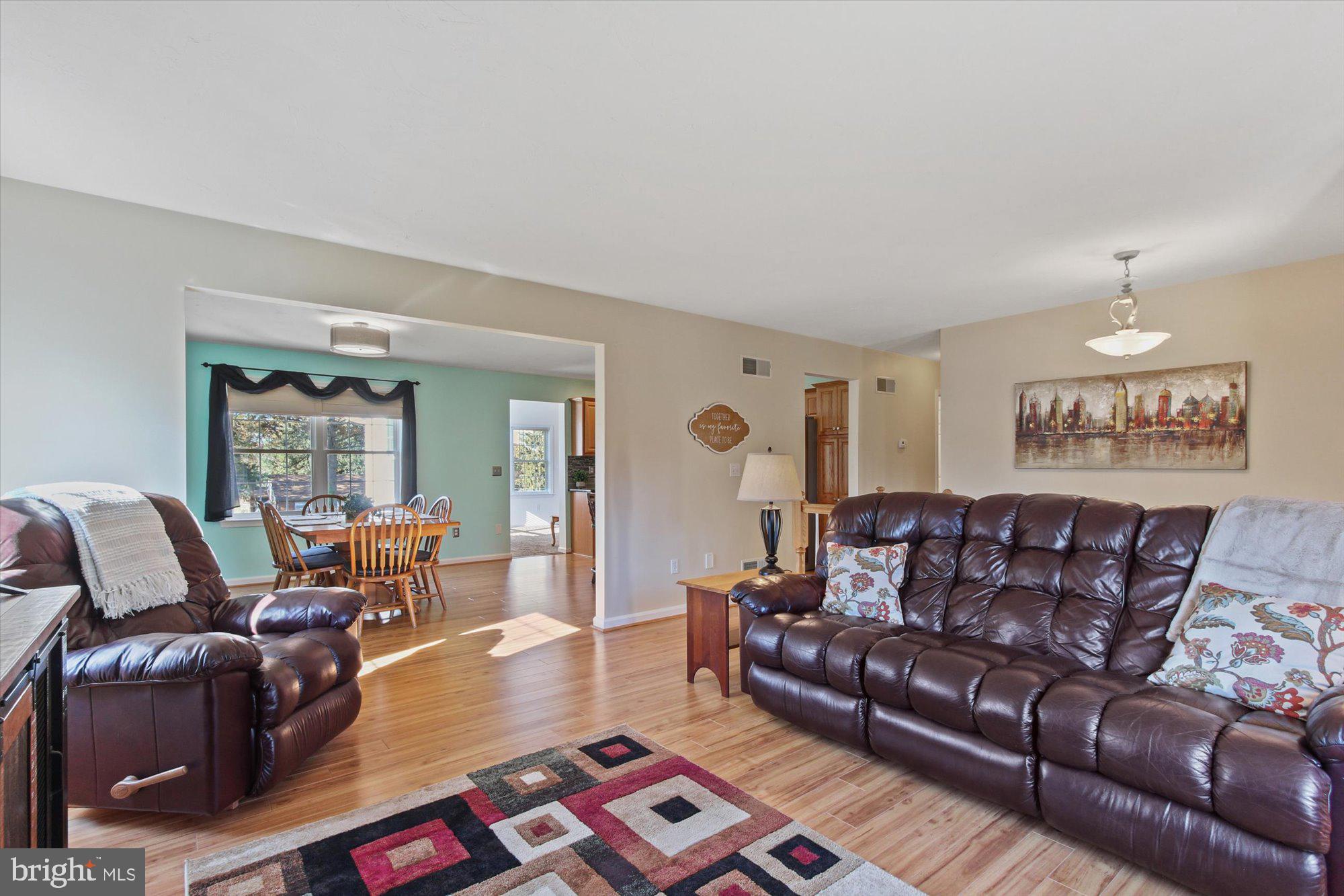2351 Sycamore Road York, PA 17408 - Photo 5 of 32