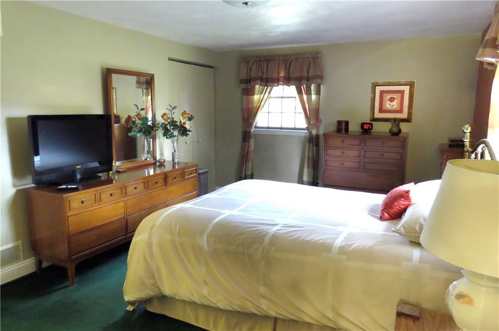 306 Holyoke Road Butler, PA 16001 - Photo 14 of 25