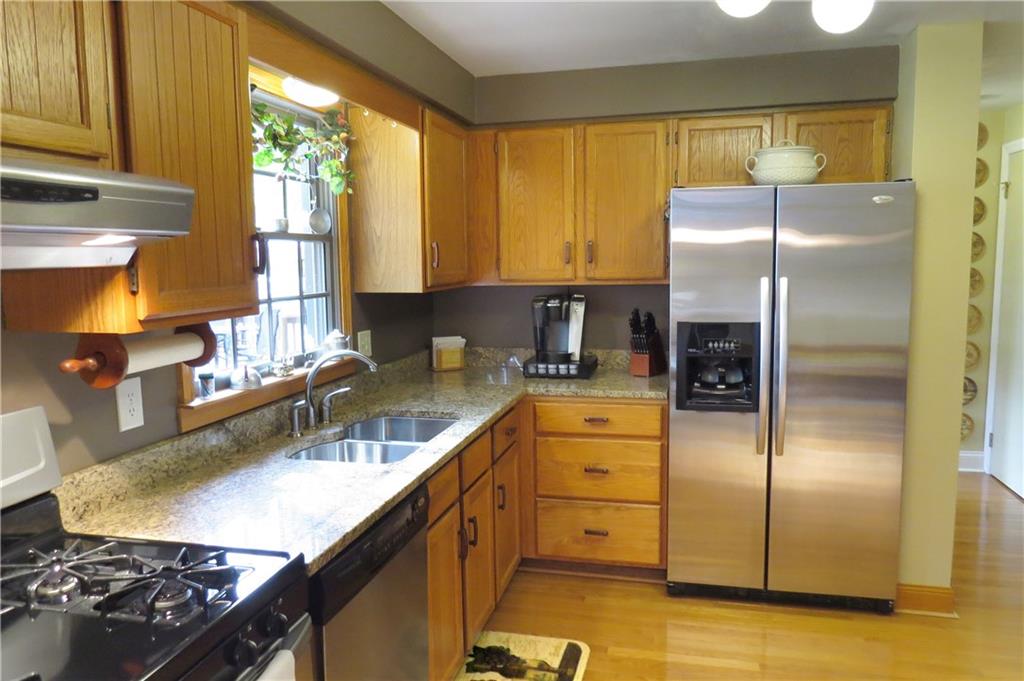 306 Holyoke Road Butler, PA 16001 - Photo 6 of 25