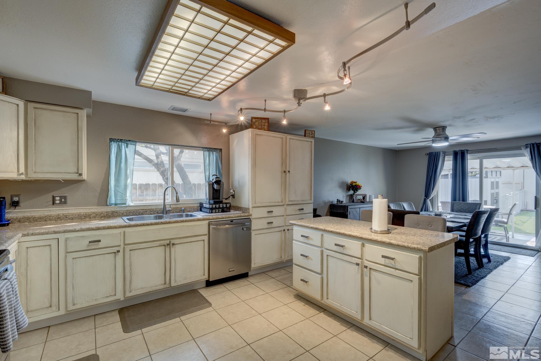 4690 Spring Drive Reno, NV 89502 - Photo 13 of 38 Photo 13