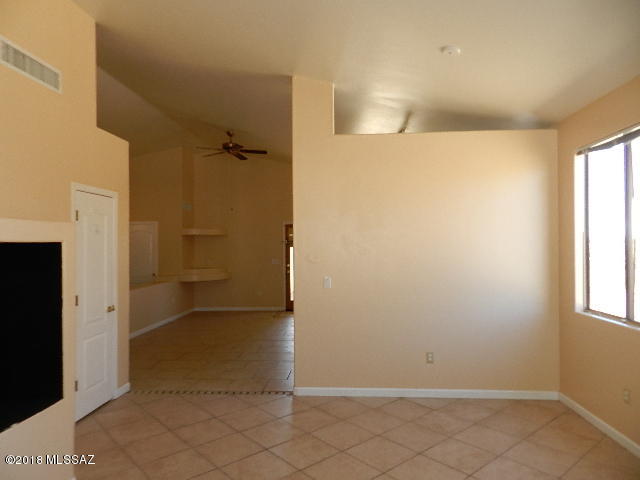 7716 South Lions Spring Way Tucson, AZ 85747 - Photo 2 of 25