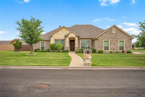 $534,900 | 283 Briarleaf Circle, Hewitt, TX 76643