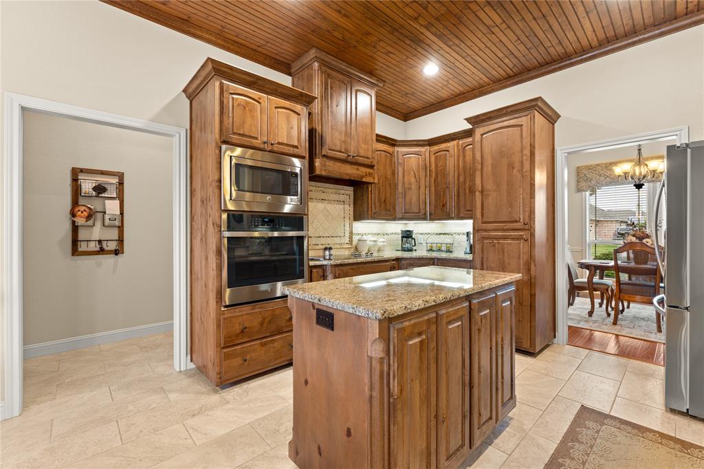 283 Briarleaf Circle Hewitt, TX 76643 - Photo 17 of 39