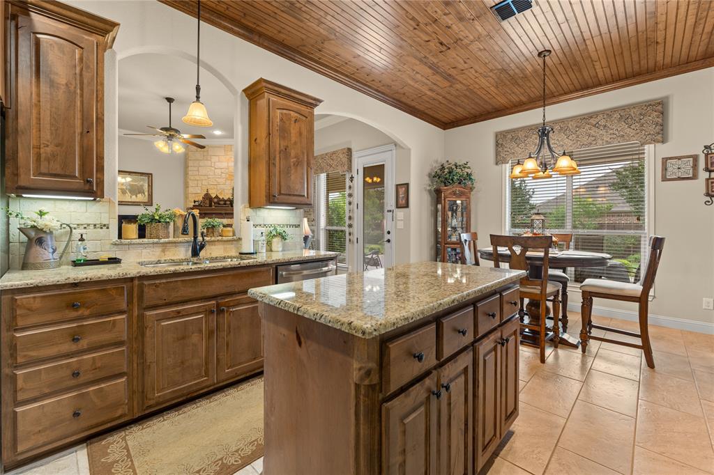 283 Briarleaf Circle Hewitt, TX 76643 - Photo 21 of 39