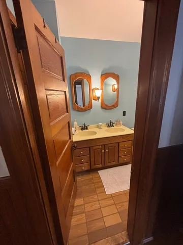 $2,400 | 460 Burncoat Street, Unit B, Worcester, MA 01606