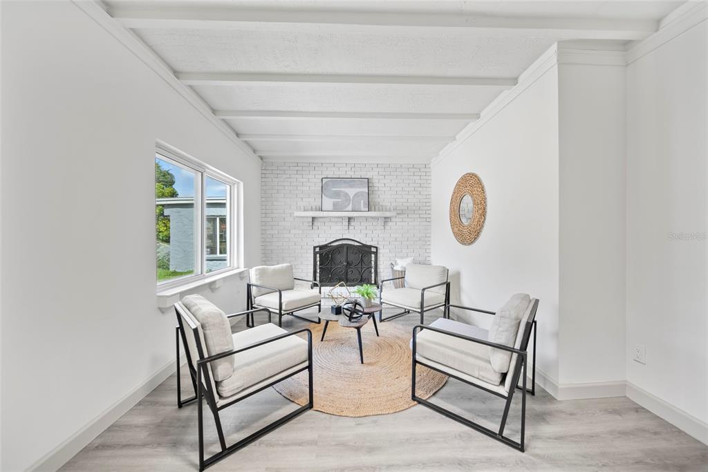 6375 Emerson Avenue South St. Petersburg, FL 33707 - Photo 12 of 22