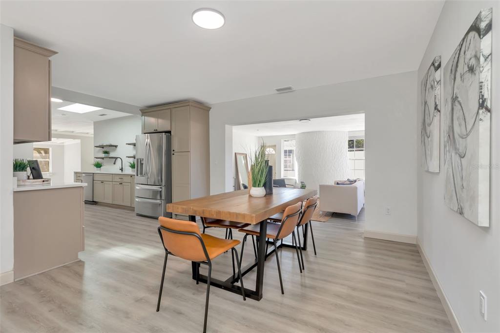 6375 Emerson Avenue South St. Petersburg, FL 33707 - Photo 4 of 22