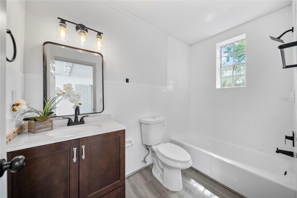 6375 Emerson Avenue South St. Petersburg, FL 33707 - Photo 10 of 22