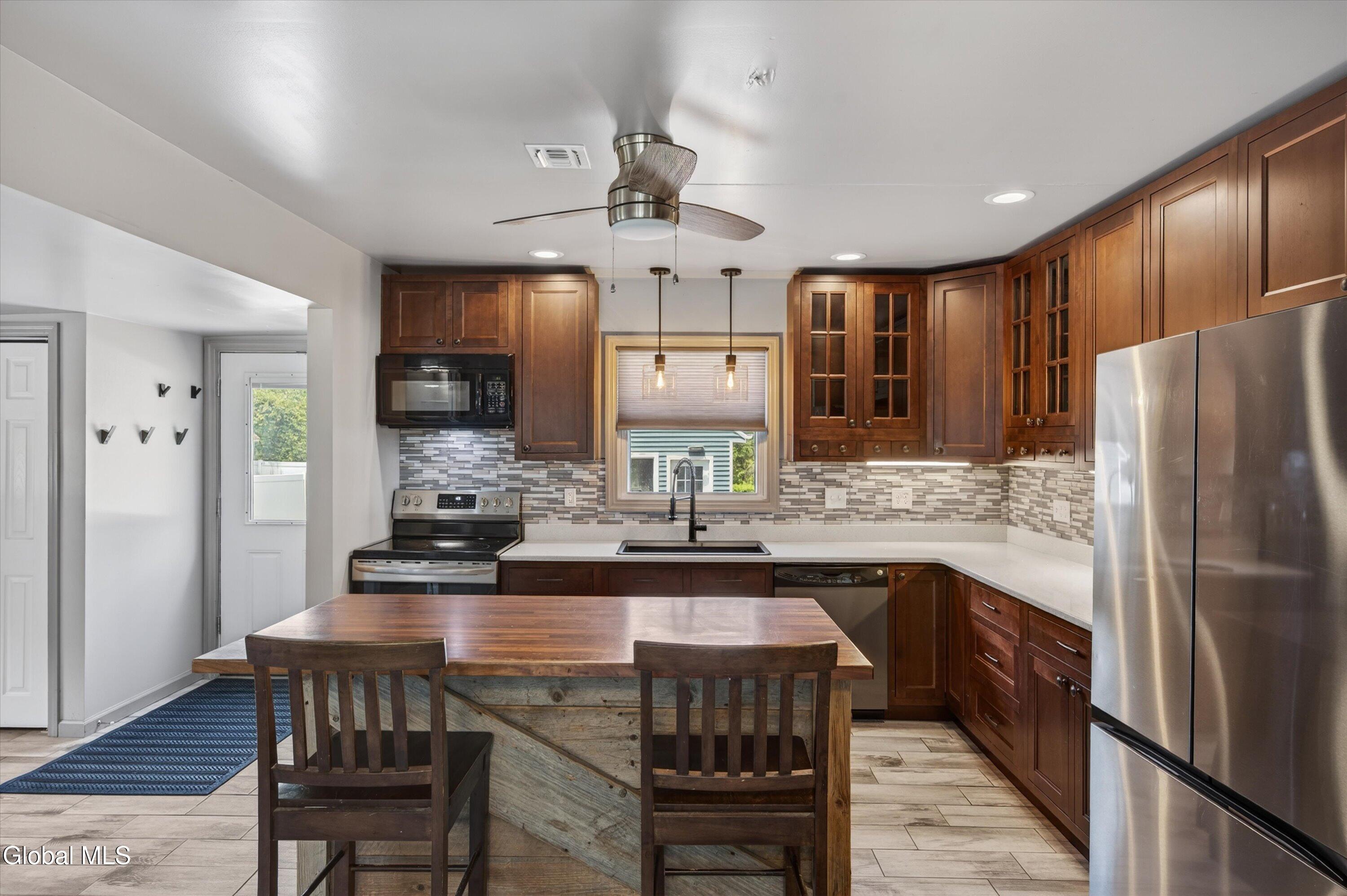 162 Clamsteam Road Halfmoon, NY 12065 - Photo 4 of 69 04-162 Clamsteam Rd-04