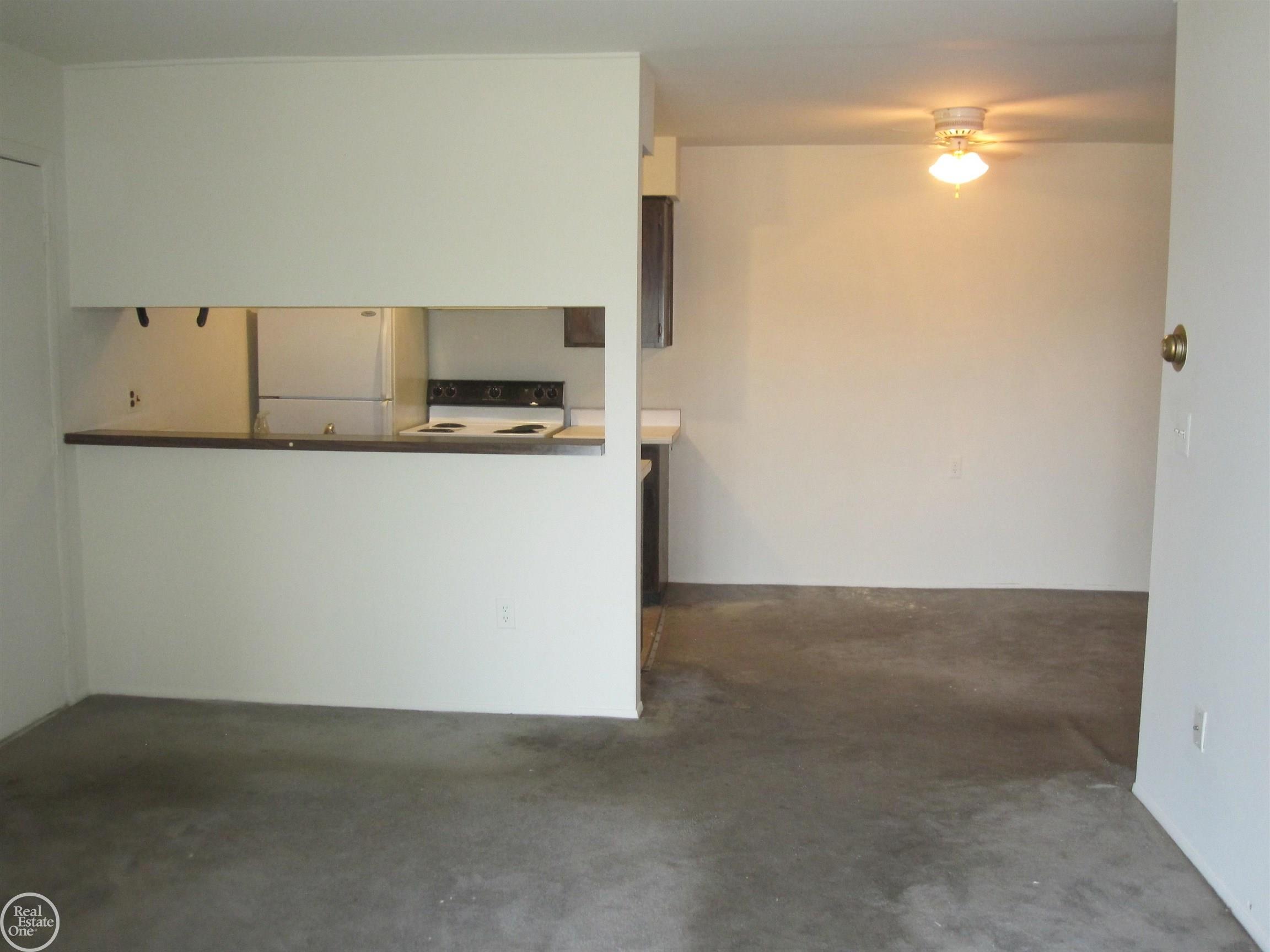 29101 Hayes Road, Unit 32 Warren, MI 48088 - Photo 5 of 20