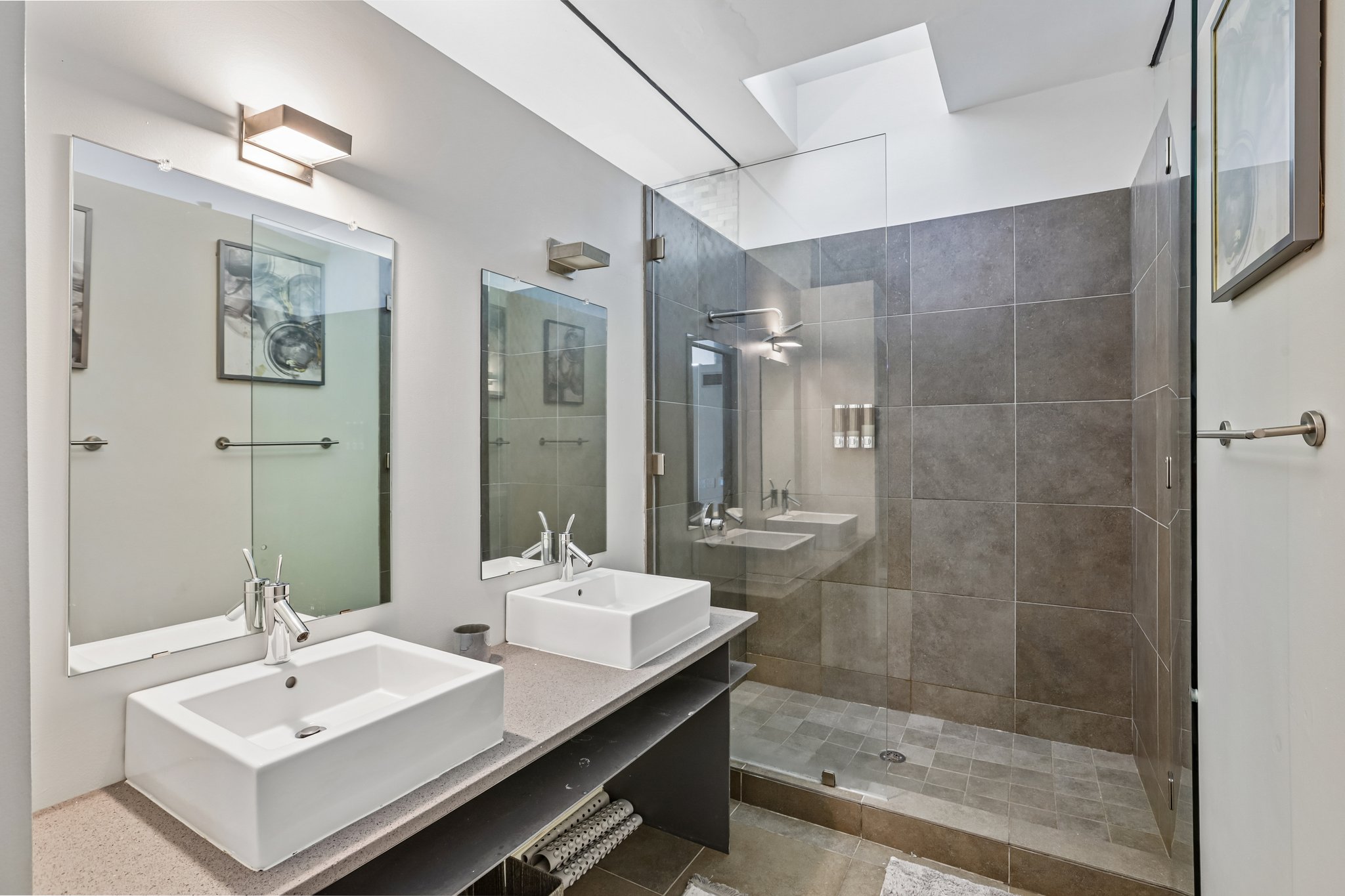 208 Lessin Lane Austin, TX 78704 - Photo 12 of 26 Gallery Image 12