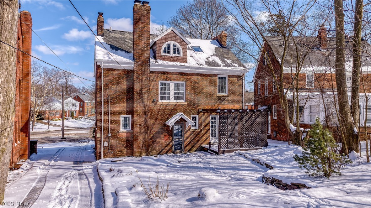 2176 Edgerton Road Cleveland, OH 44118 - Photo 3 of 48 Gallery Image 3