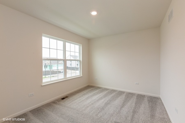 3622 Emerald Road Elgin, IL 60124 - Photo 14 of 42