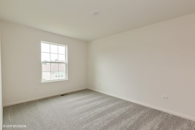 3622 Emerald Road Elgin, IL 60124 - Photo 17 of 42