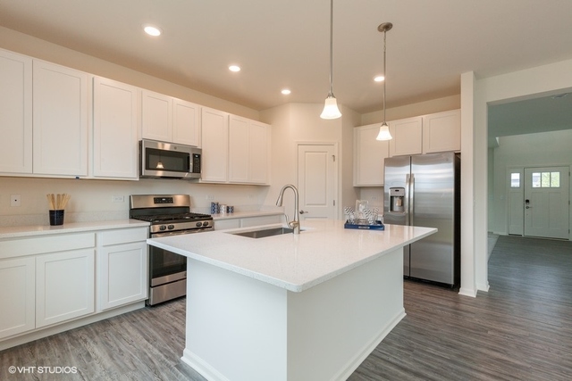 3622 Emerald Road Elgin, IL 60124 - Photo 5 of 42