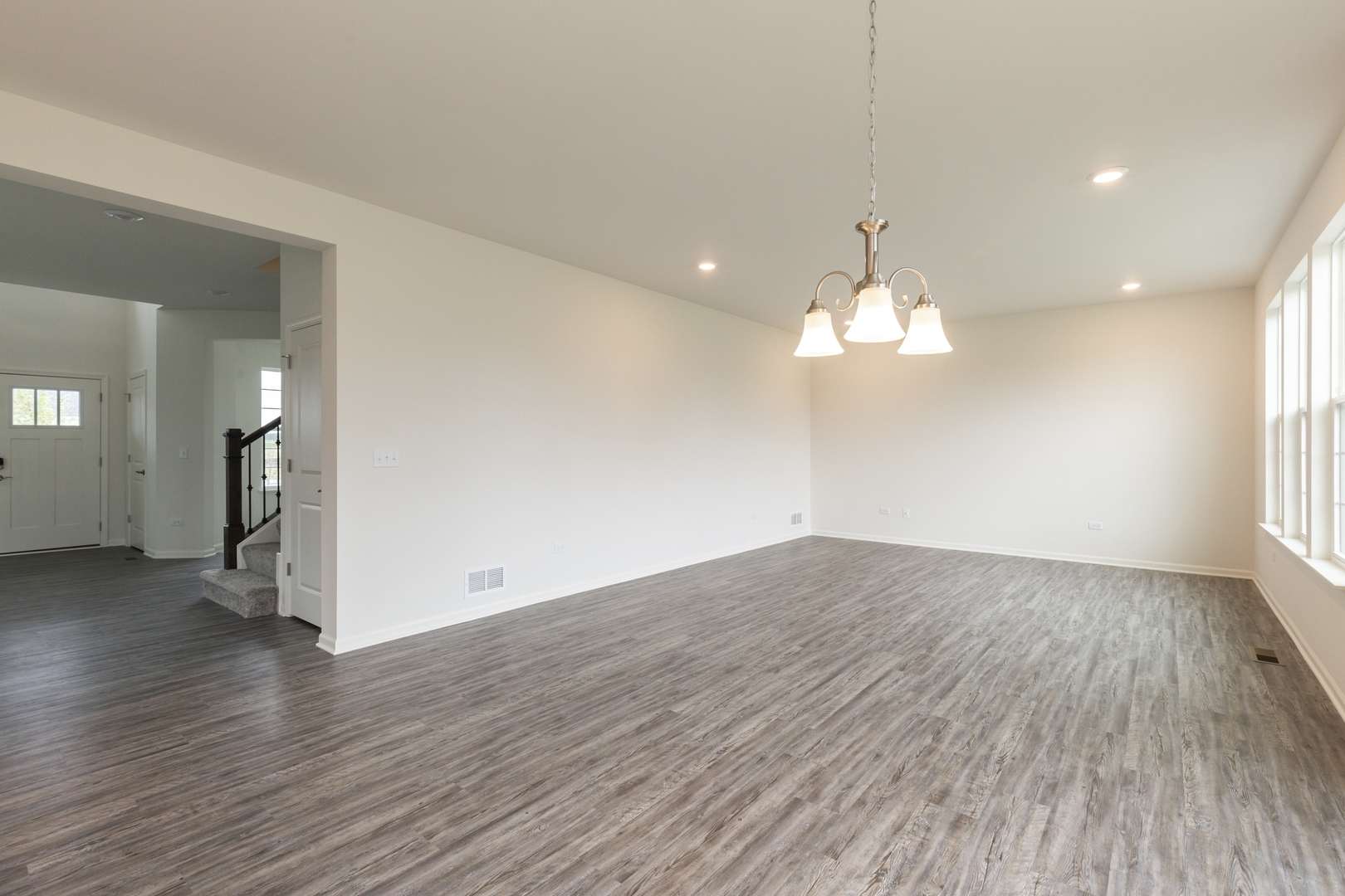 3622 Emerald Road Elgin, IL 60124 - Photo 8 of 42