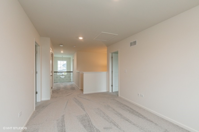 3622 Emerald Road Elgin, IL 60124 - Photo 9 of 42