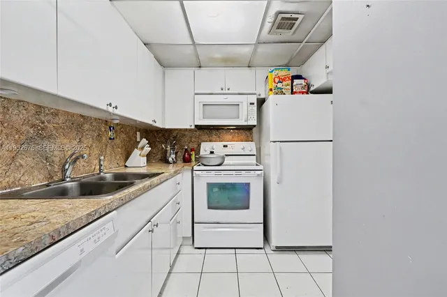 $249,000 | 4675 West 18th Court, Unit 701, Hialeah, FL 33012