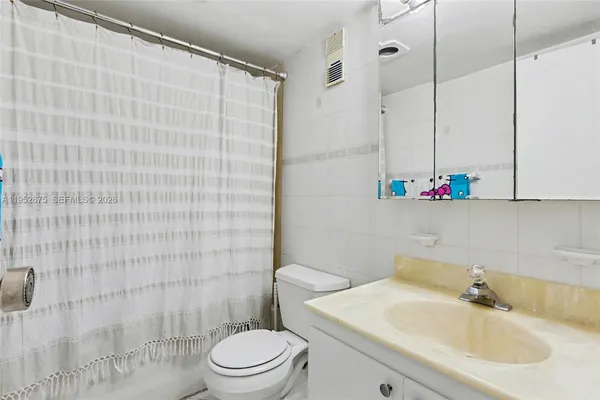 $249,000 | 4675 West 18th Court, Unit 701, Hialeah, FL 33012