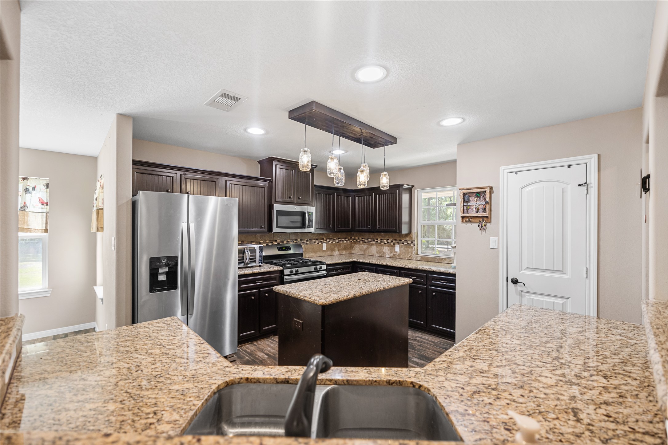 8997 Hickory Road Plantersville, TX 77363 - Photo 9 of 31